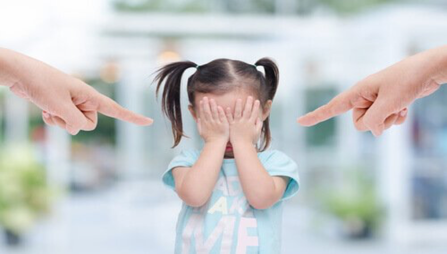 Hindari 5 Perilaku Ini, Jika Tidak Ingin Menjadi Toxic Parents !