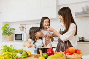 Tanpa Marah ! Inilah 6 Trik Ampuh Agar Anak Suka Makan Buah dan Sayur !